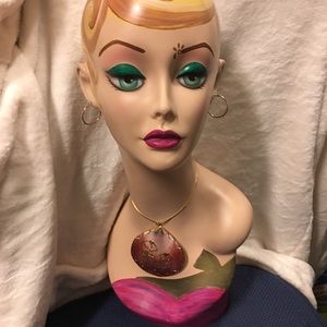 Vintage lady head mannequin ( Earrings & Necklace not included)